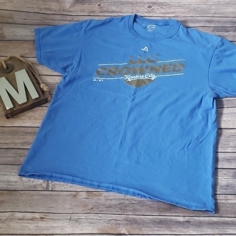 *PRICE DROP*
Kansas City Royals blue tee with gold graphics